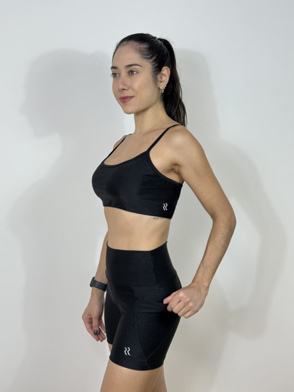 SHORTS CLÁSSICO COM BOLSOS PRETO