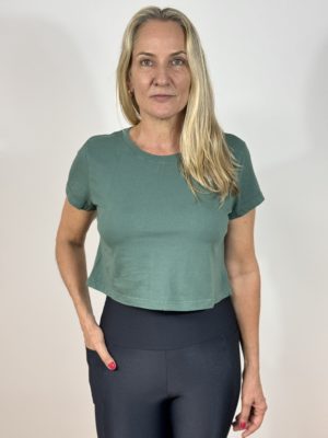 CAMISETA CROPPED ALGODÃO VERDE