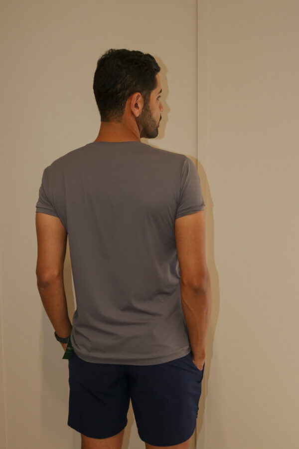CAMISETA MASCULINA CINZA - Imagem 3