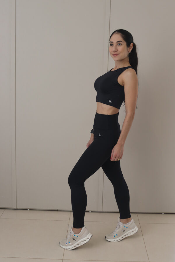 REGATA CROPPED PRETA - Imagem 2