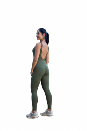 MACACÃO ESSENCE VERDE MILITAR